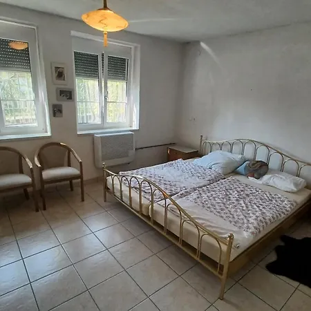 Mecseki Farkasvar * Magyarhertelend
